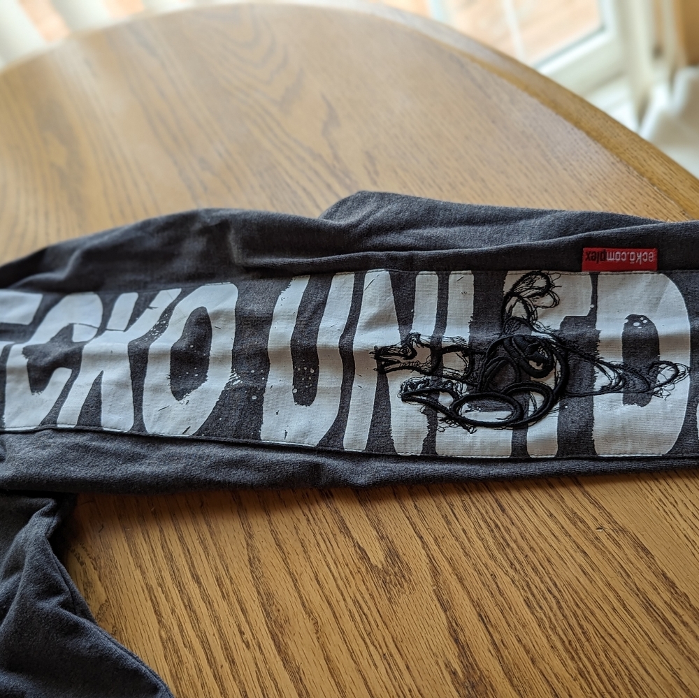 Gently worn Men's sweat shirt - Picture 3 of 7